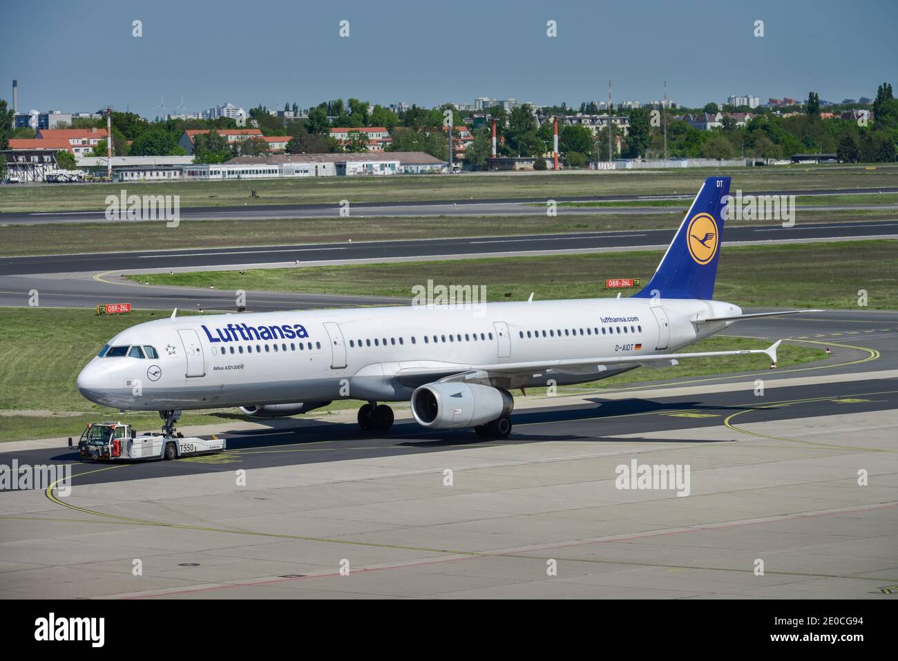 Flugzeug, Lufthansa, Vorfeld, Flughafen, Tegel, Reinickendorf, Berlin, Deutschland Stock Photo