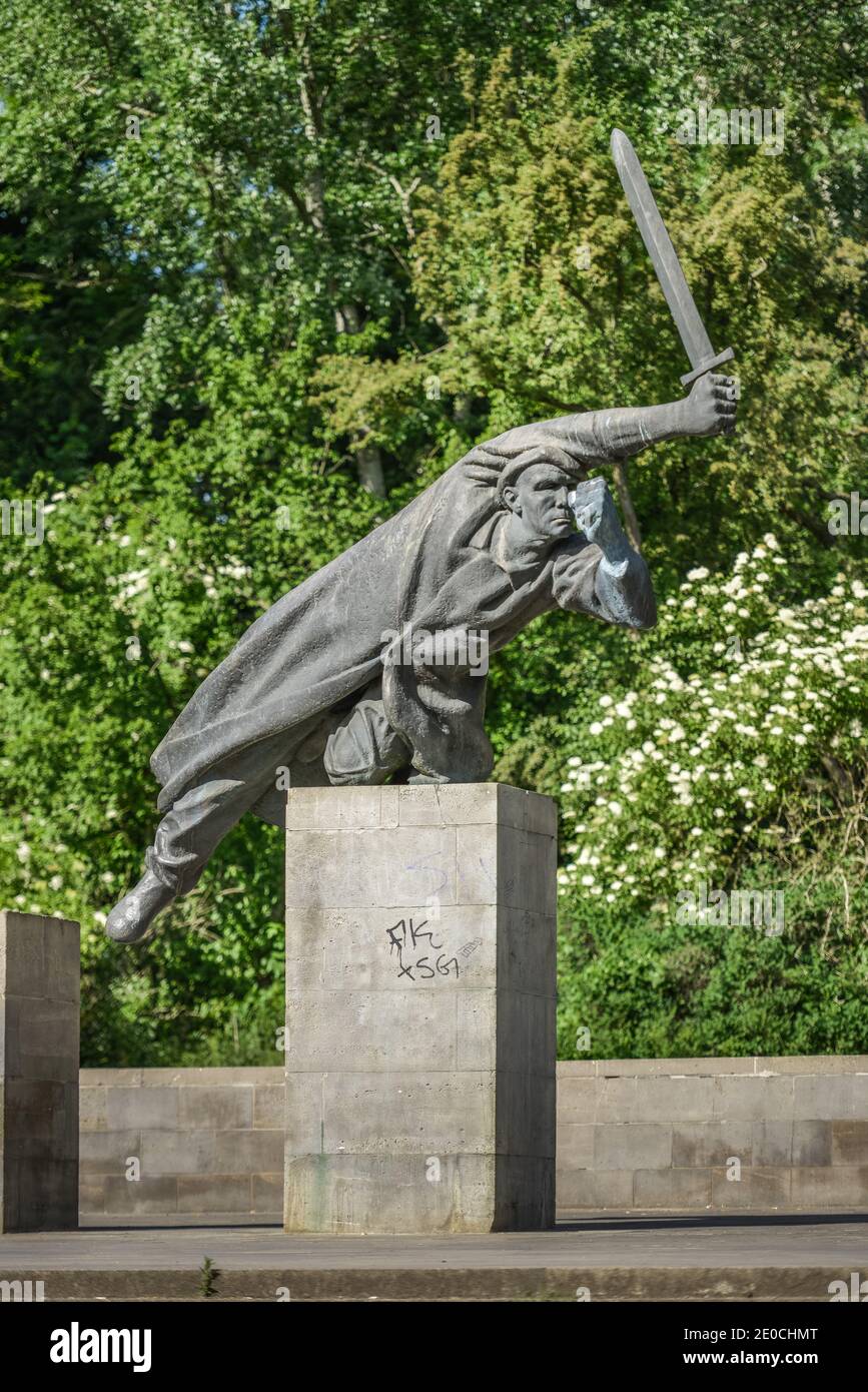 Gedenkstaette fuer die Interbrigadisten im Spanischen Buergerkrieg, Volkspark, Friedrichshain, Berlin, Deutschland Stock Photo