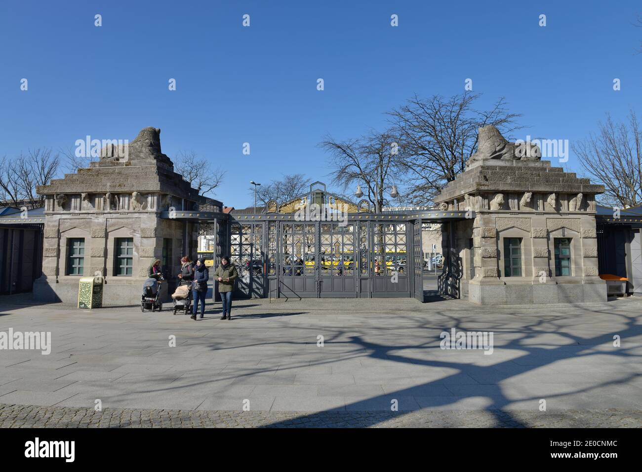 Eingang zoo hires stock photography and images Alamy