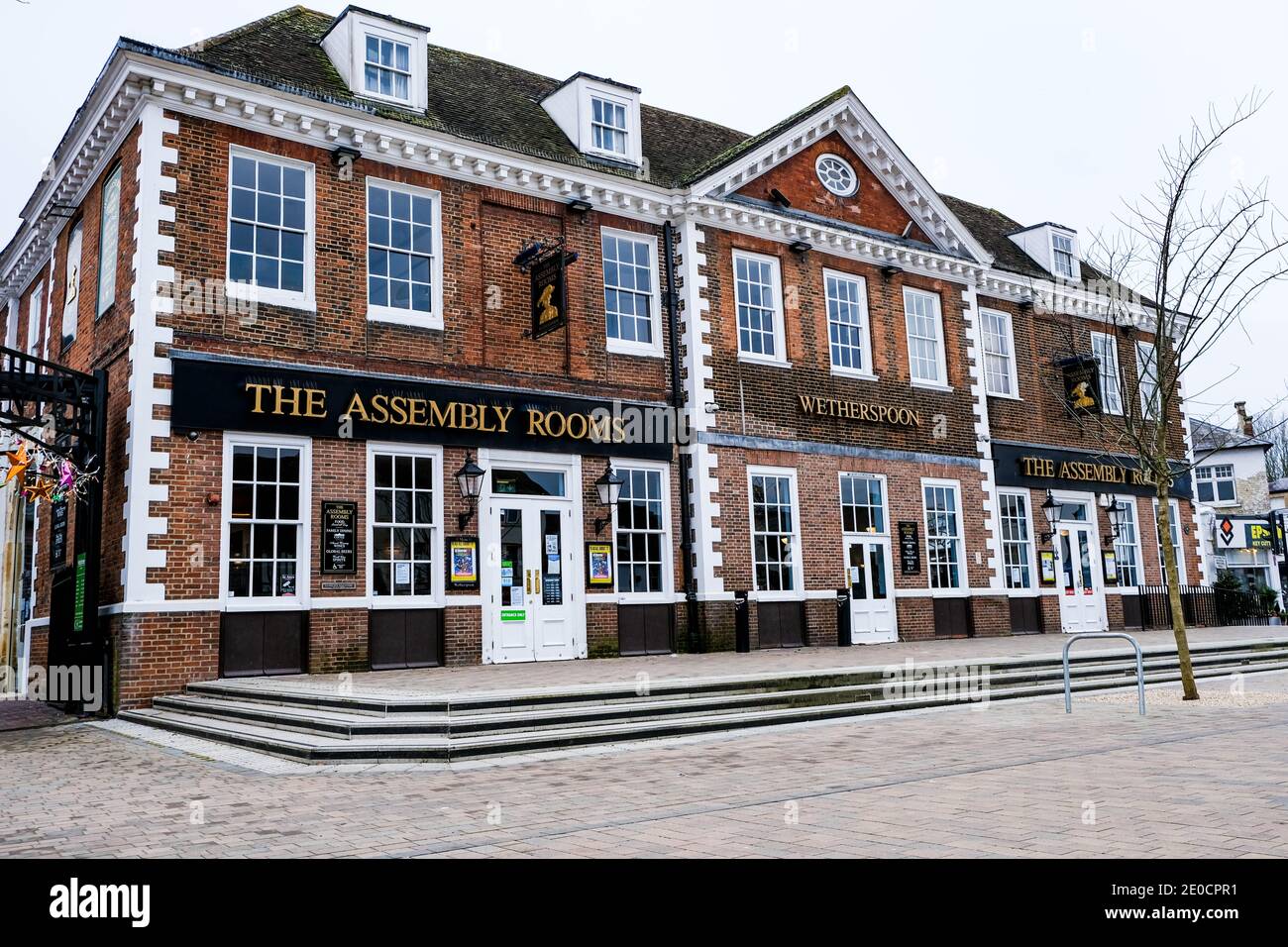 London UK, December 31 2020, Branch Of JD Wetherspoons High Street Pub Closed During Tier 4 COVID-19 Lockdown Stock Photo