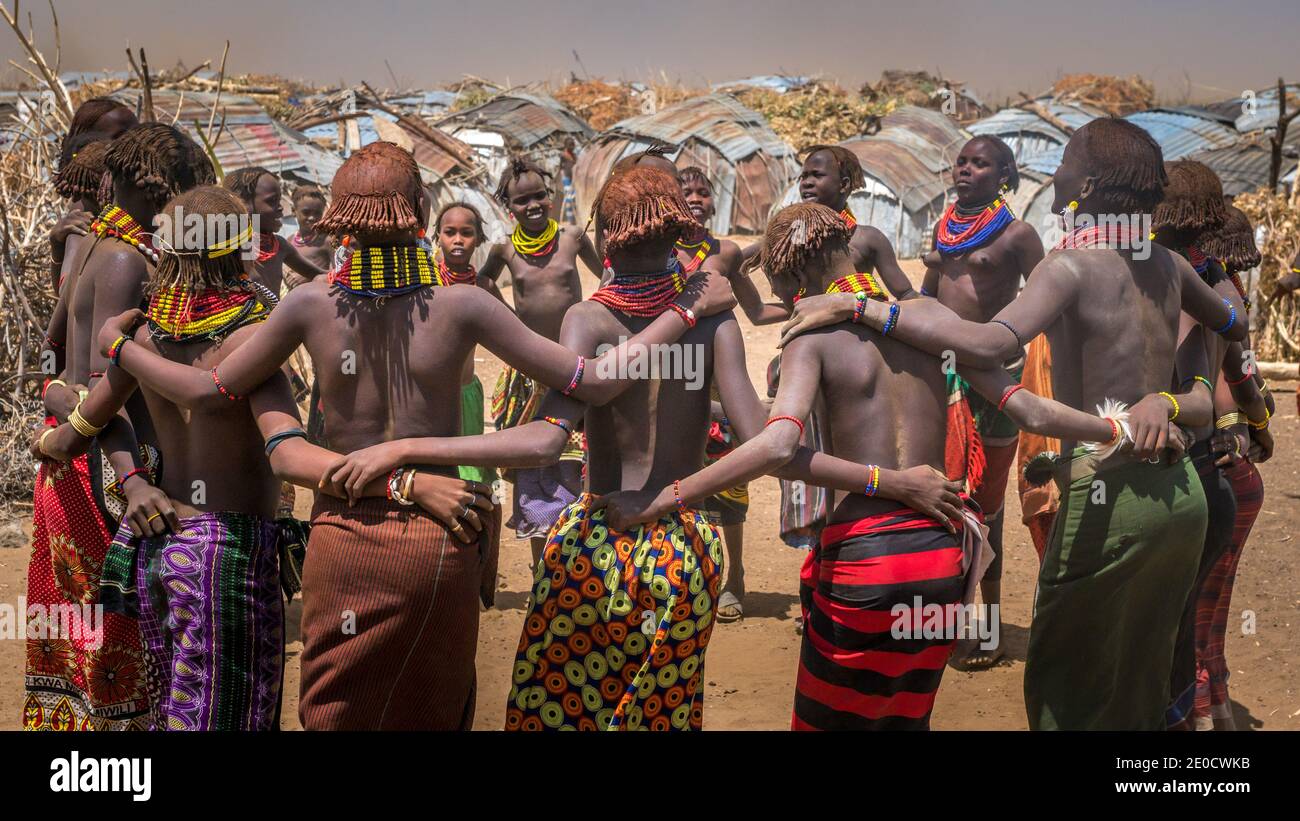 Dassanetch girls, dance, Omo valley, Ethiopia Stock Photo