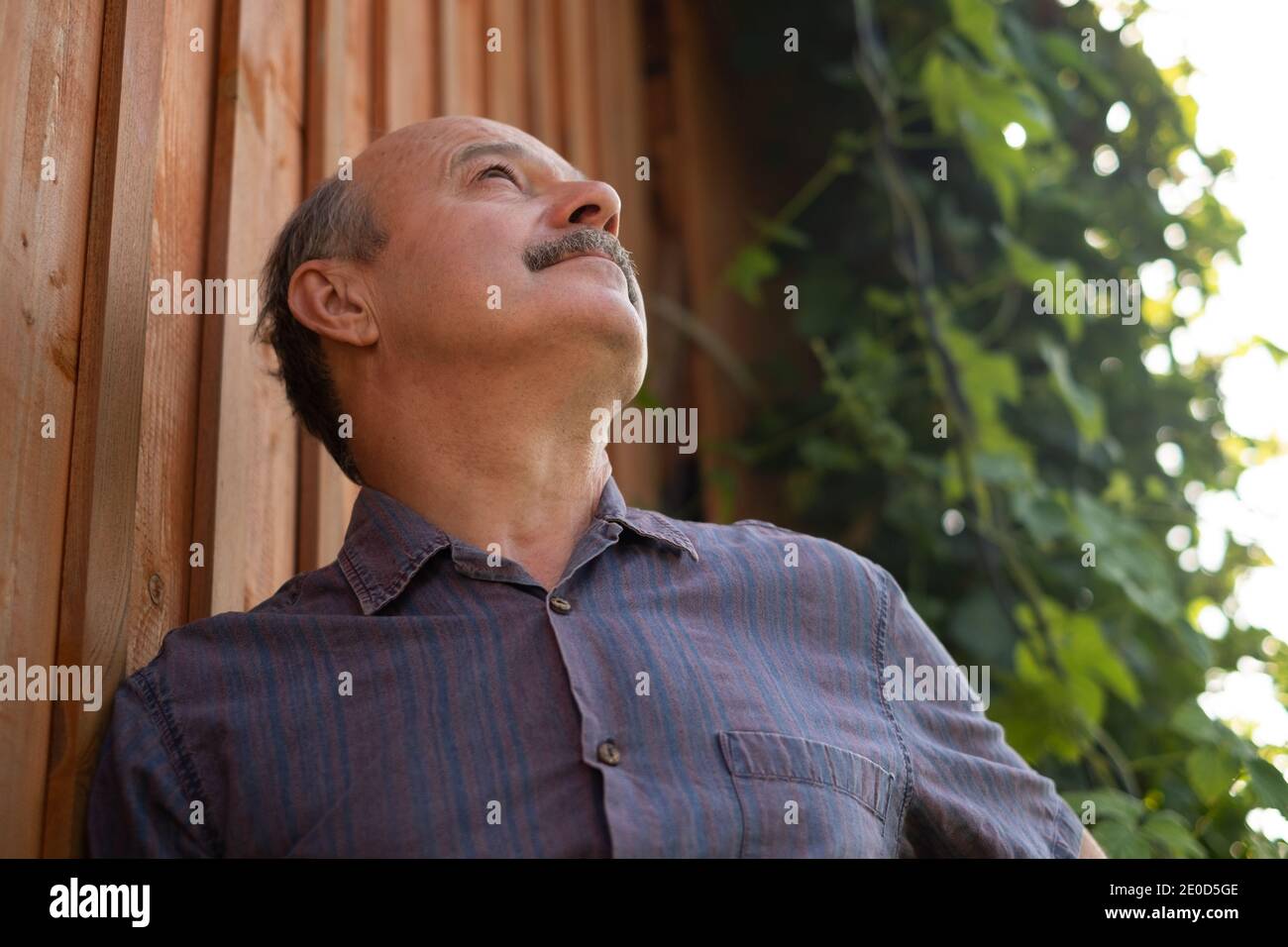 Senior hispanic man thinking hi-res stock photography and images - Alamy