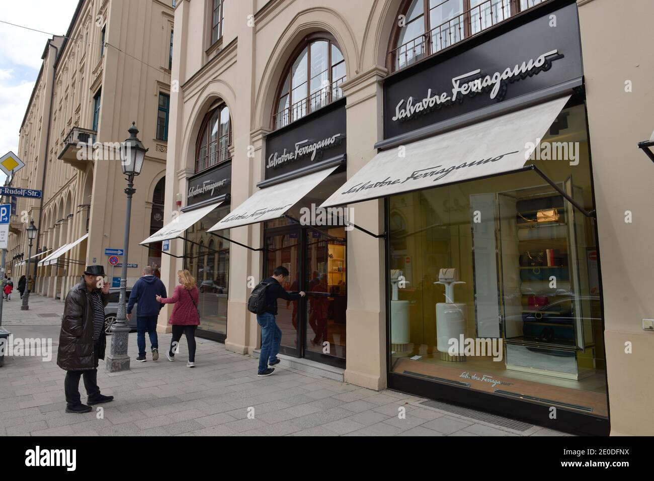 Salvatore Ferragamo, Maximilianstrasse, Muenchen, Bayern, Deutschland Stock  Photo - Alamy