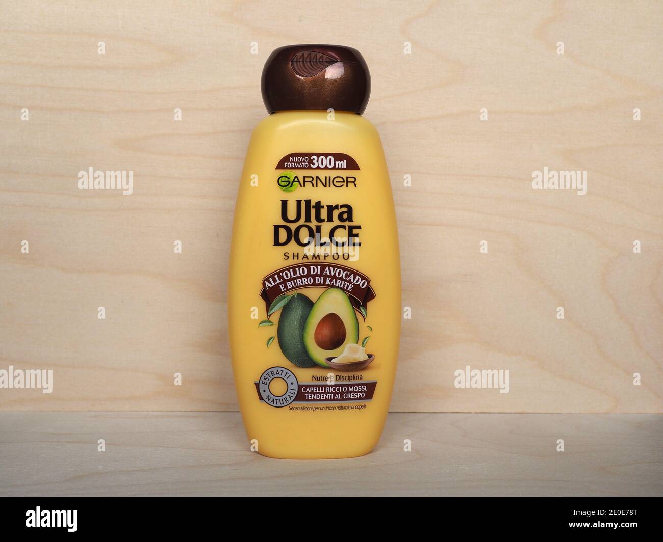 PARIS, FRANCE - CIRCA DECEMBER 2020: Bottle of Garnier avocado and shea  shampoo Stock Photo - Alamy