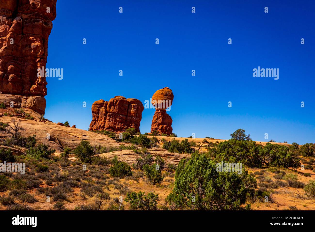 Famous balanced rock in arches hi-res stock photography and images - Alamy