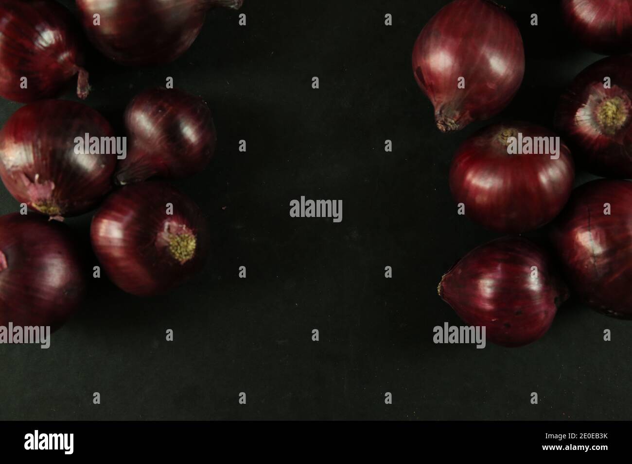 Purple red skin onions hi-res stock photography and images - Alamy