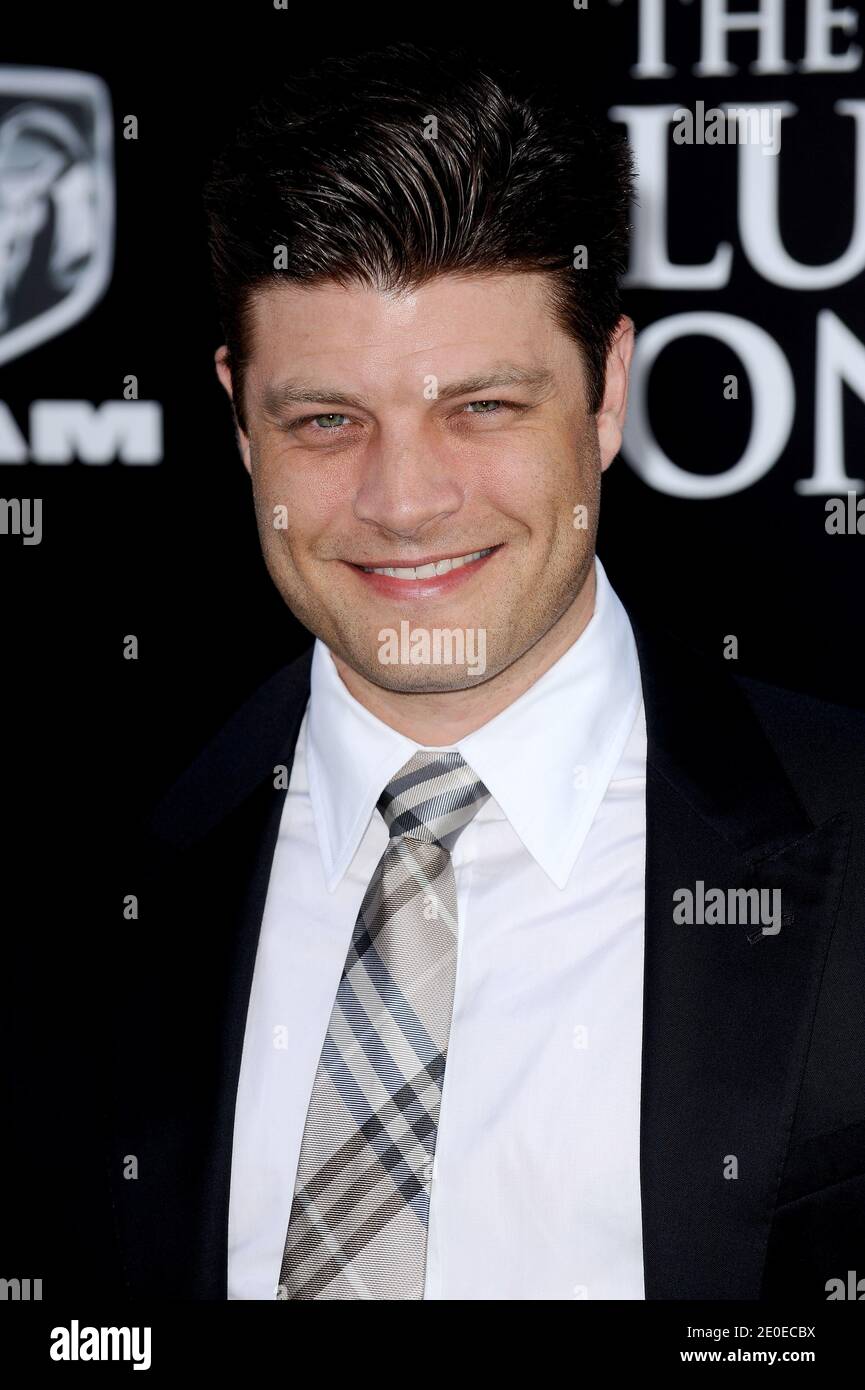 Jay R. Ferguson arrives at the premiere of Warner Bros. Pictures The