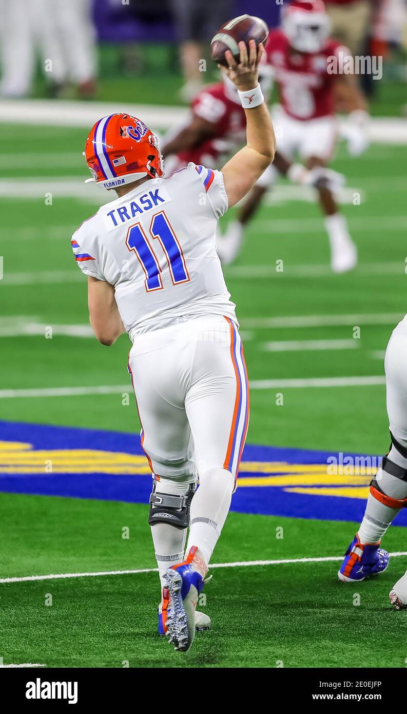 Arlington, Texas, USA. 30th Dec, 2020. Florida Gators quarterback Kyle Trask  (11) passing during the Cotton Bowl Classic NCAA Football game between the  University of Oklahoma Sooners and the Florida Gators at