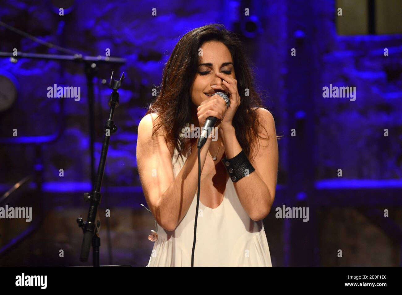 French-Lebanese singer Yasmine Hamdan performs at the 'Comedy Club' in  Paris, France on May 7, 2012. Photo by Ammar Abd Rabbo/ABACAPRESS.COM Stock  Photo - Alamy