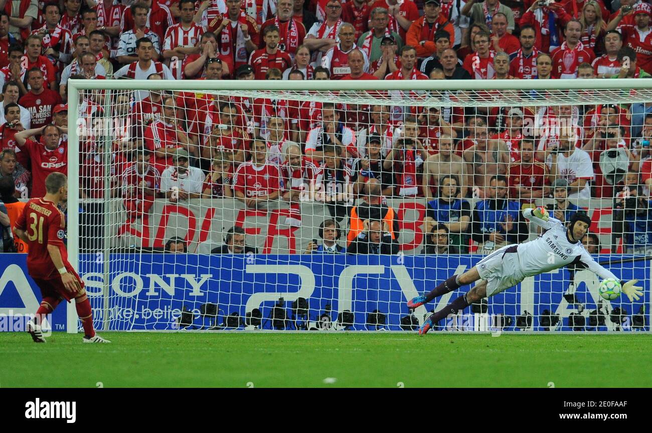 Bayern's Bastian Schweinsteiger misses his penalty during the UEFA Champions League Final soccer match, Bayern Vs Chelsea FC at Allianz Arena in Munich, Germany on May 19, 2012. Chelsea won 1-1 (4 penalties to 3). Photo by ABACAPRESS.COM Stock Photo