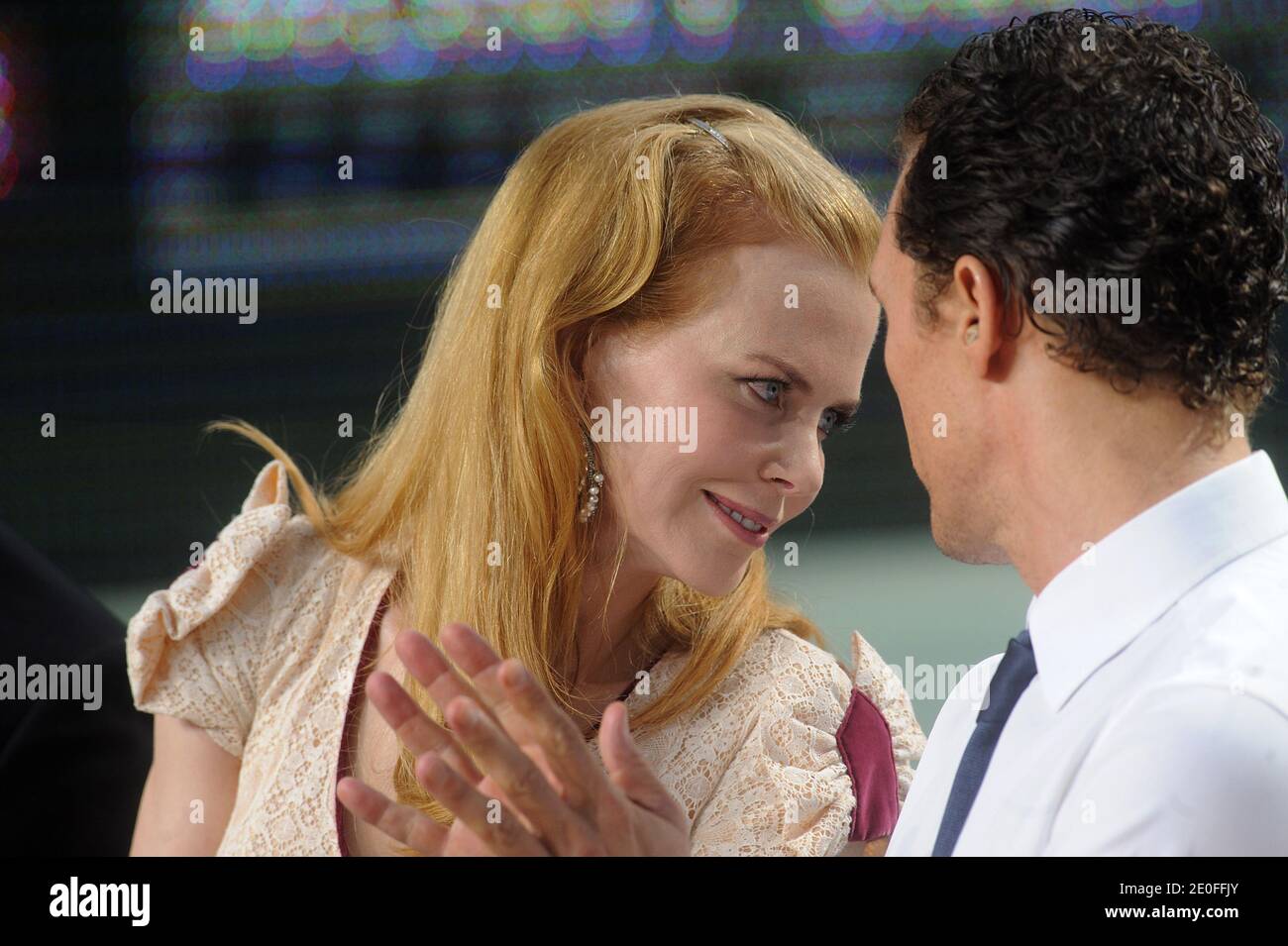 Nicole Kidman and Matthew McConaughey appearing on Canal + live TV show