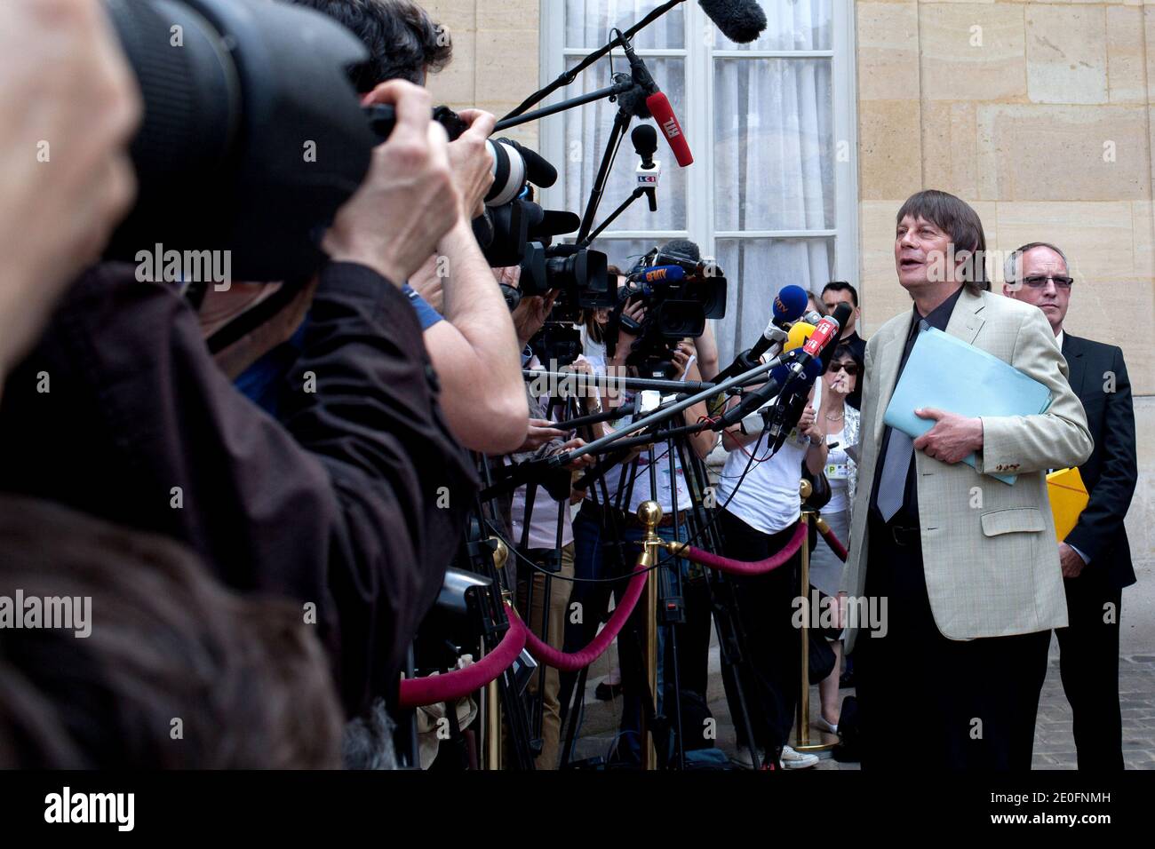 CGT labour union leader Bernard Thibault flanked by Eric Aubin answers to medias after a meeting with French Prime Minister, Jean-Marc Ayrault, at the Hotel Matignon, in Paris, France on May 29, 2012. Photo by Stephane Lemouton/ABACAPRESS.COM. Stock Photo