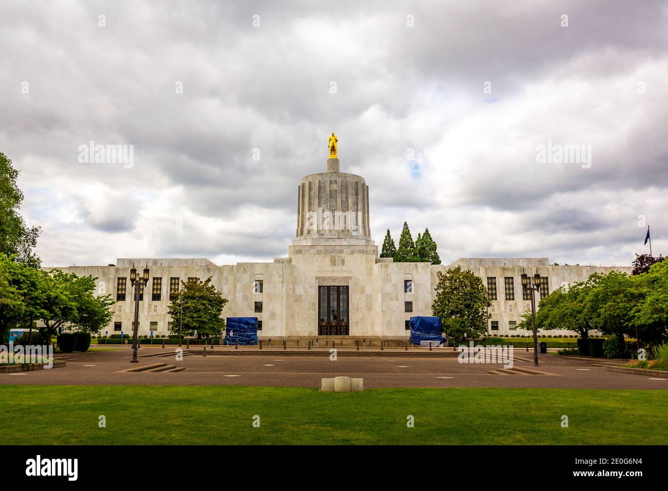 Oregon State Capitol Building in Salem, with Oregon Pioneer statue on