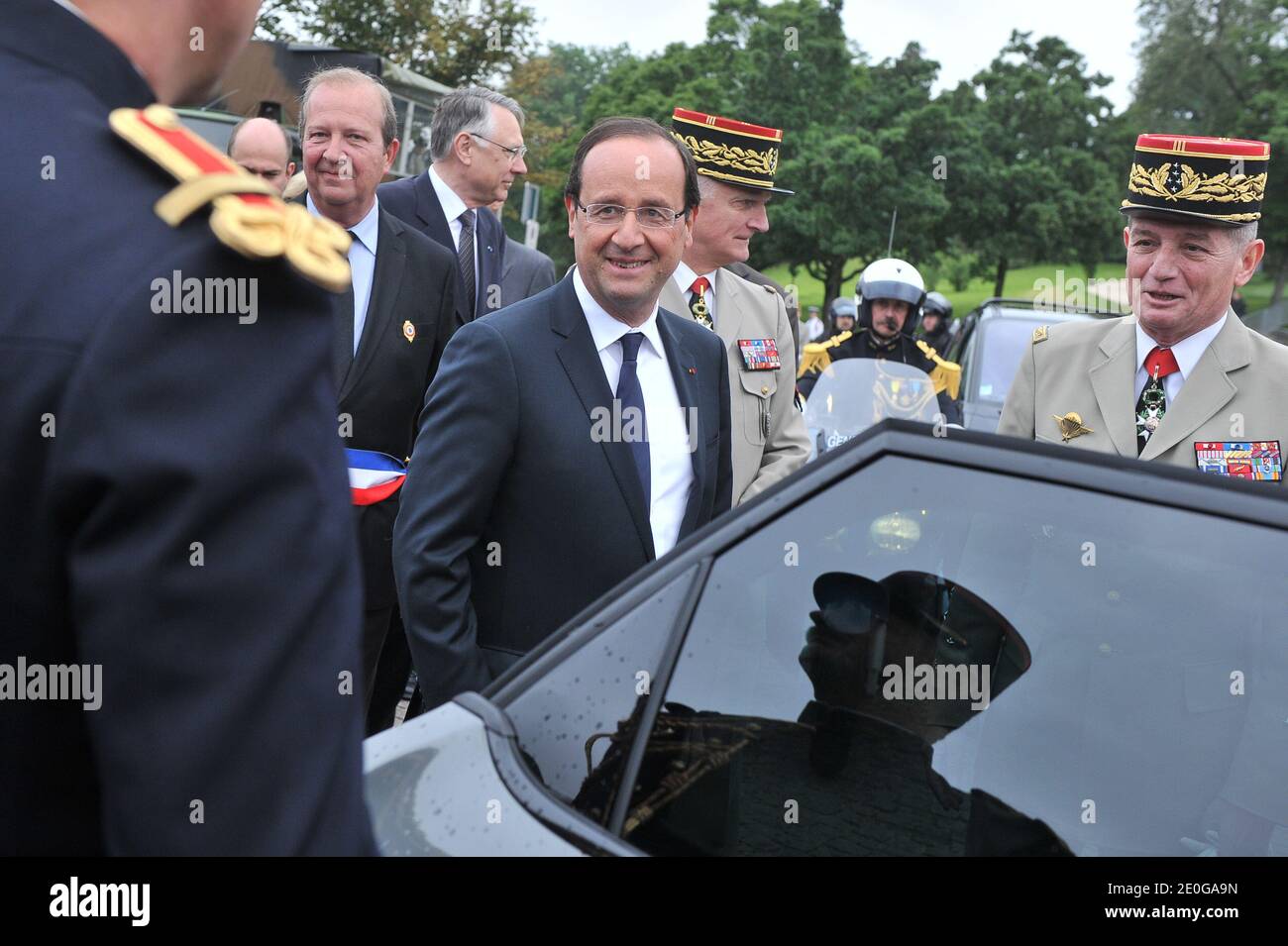 French President Francois Holland and General Benoit Puga and General Bruno  Dary take part in a ceremony at the Mont-Valerien in Suresnes near Paris,  France on June 18, 2012 as part of
