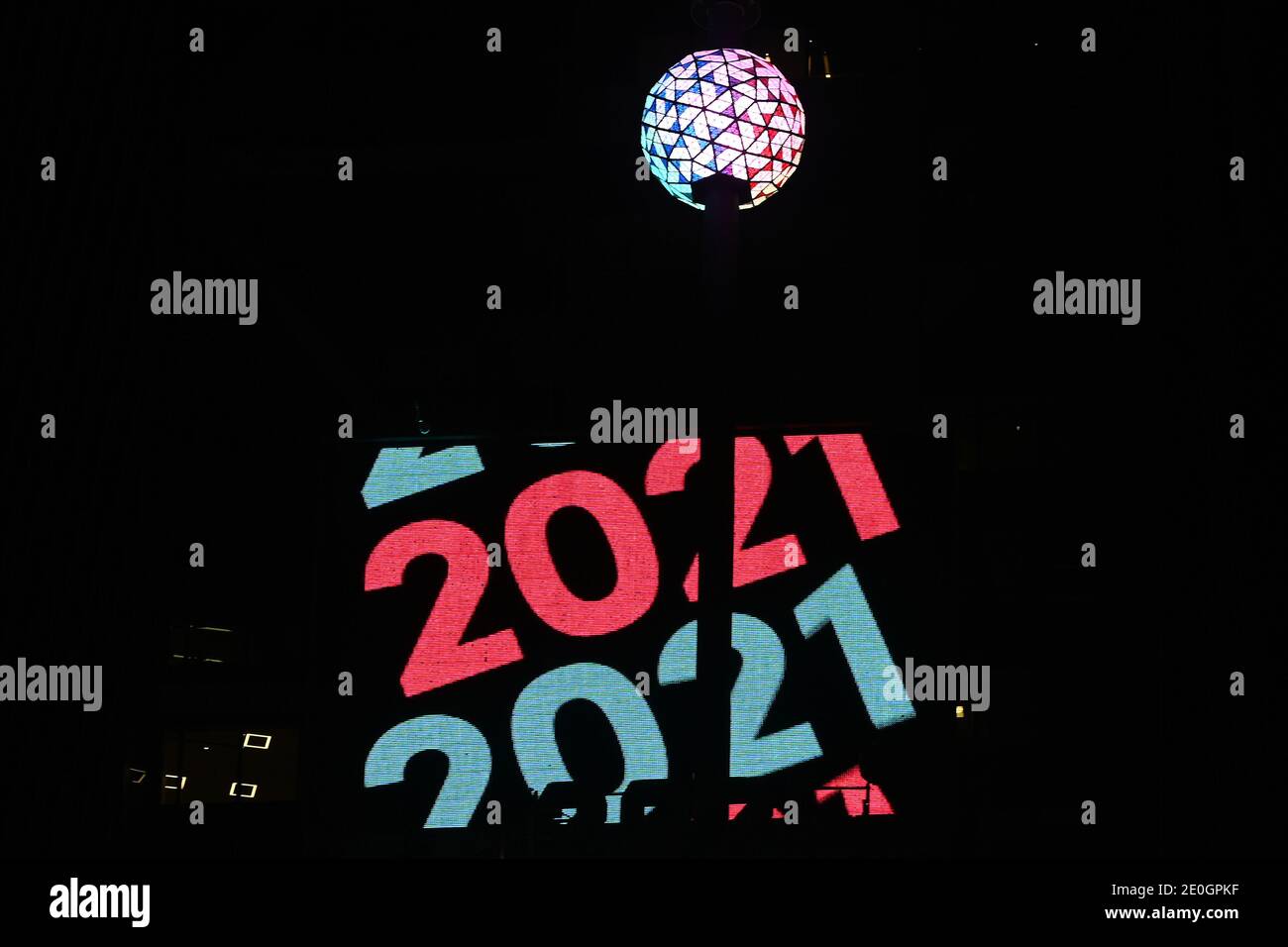 New York, USA. 31st Dec, 2020. A view of the Times Square New Year's Eve Ball as Times Square remains closed off to revelers due to the ongoing Coronavirus pandemic, New York, NY, December 31, 2020. The traditional gathering of New Year's Eve revelers in Times Square has been restricted due to the COVID-19 surge, as the United States sets new daily records in the number of deaths and hospitalizations due to Coronavirus infections. (Photo by Anthony Behar/Sipa USA) Credit: Sipa USA/Alamy Live News Stock Photo