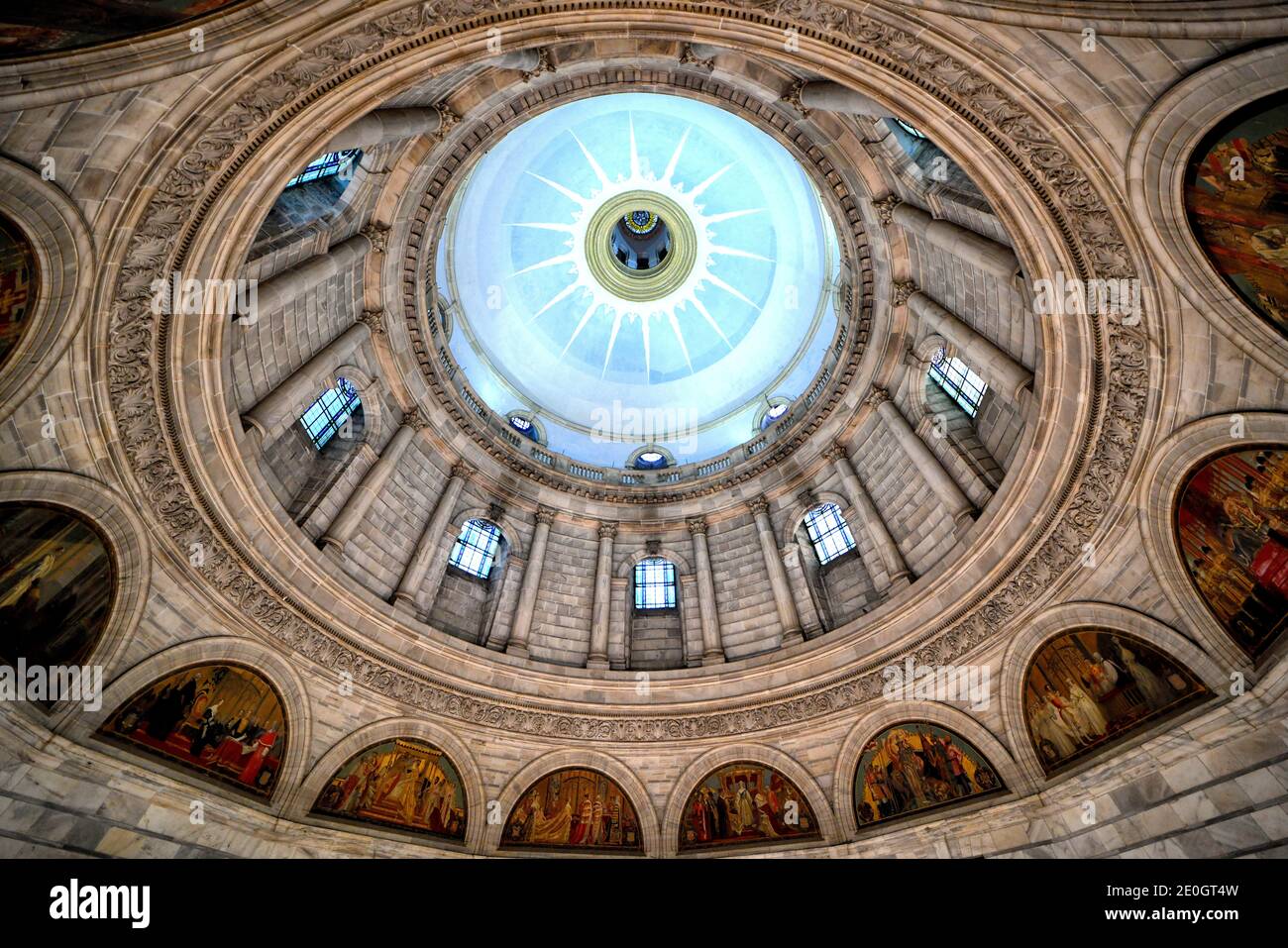 Inside Victoria Memorial Kolkata Hi res Stock Photography And Images 