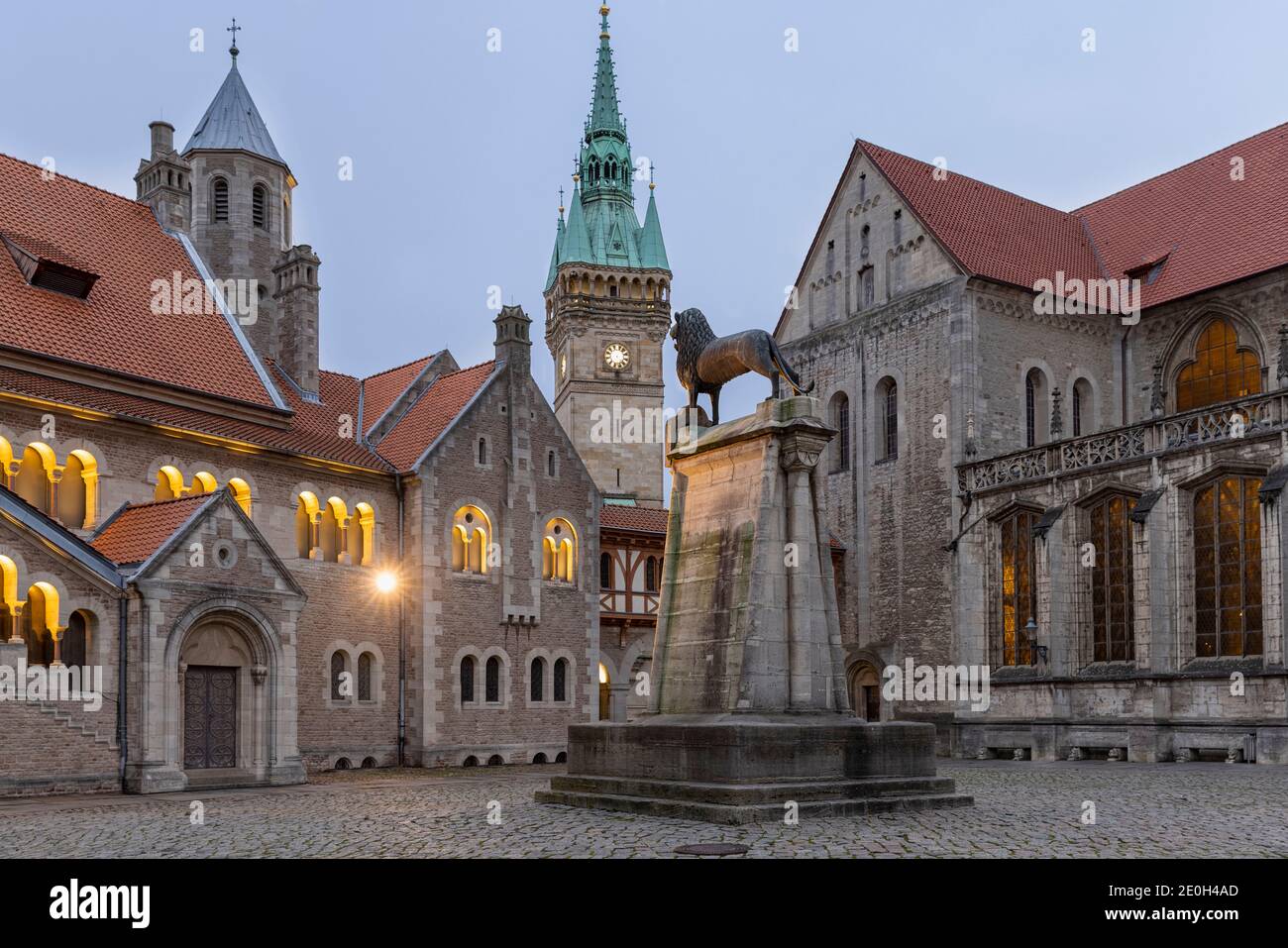 Coronavirus lockdown in Germany has cleared the streets from people. Only a  few people outside on new years eve in Braunschweig Stock Photo - Alamy