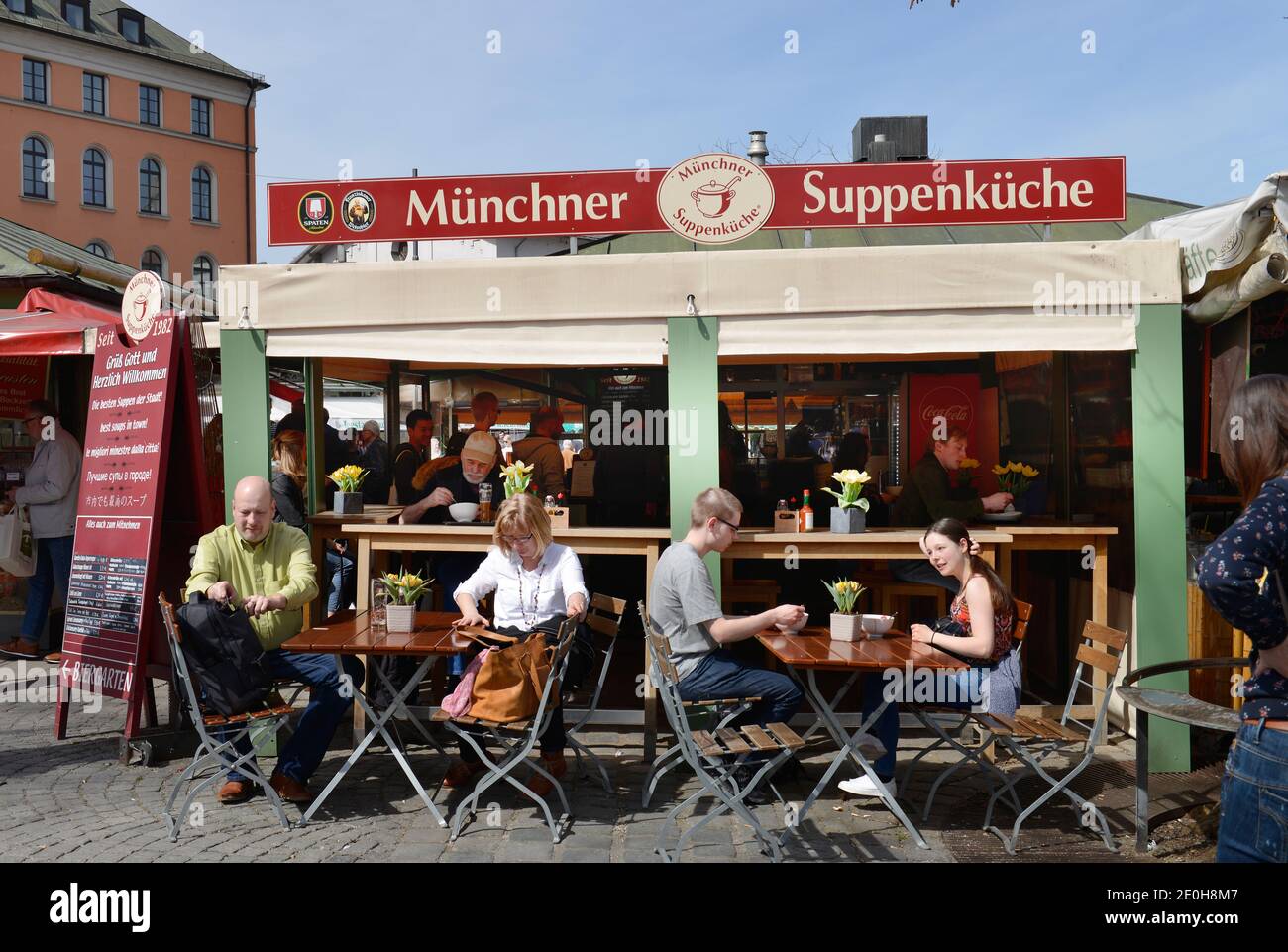 Muechner Suppenkueche, Viktualienmakt, Muenchen, Bayern, Deutschland Stock Photo