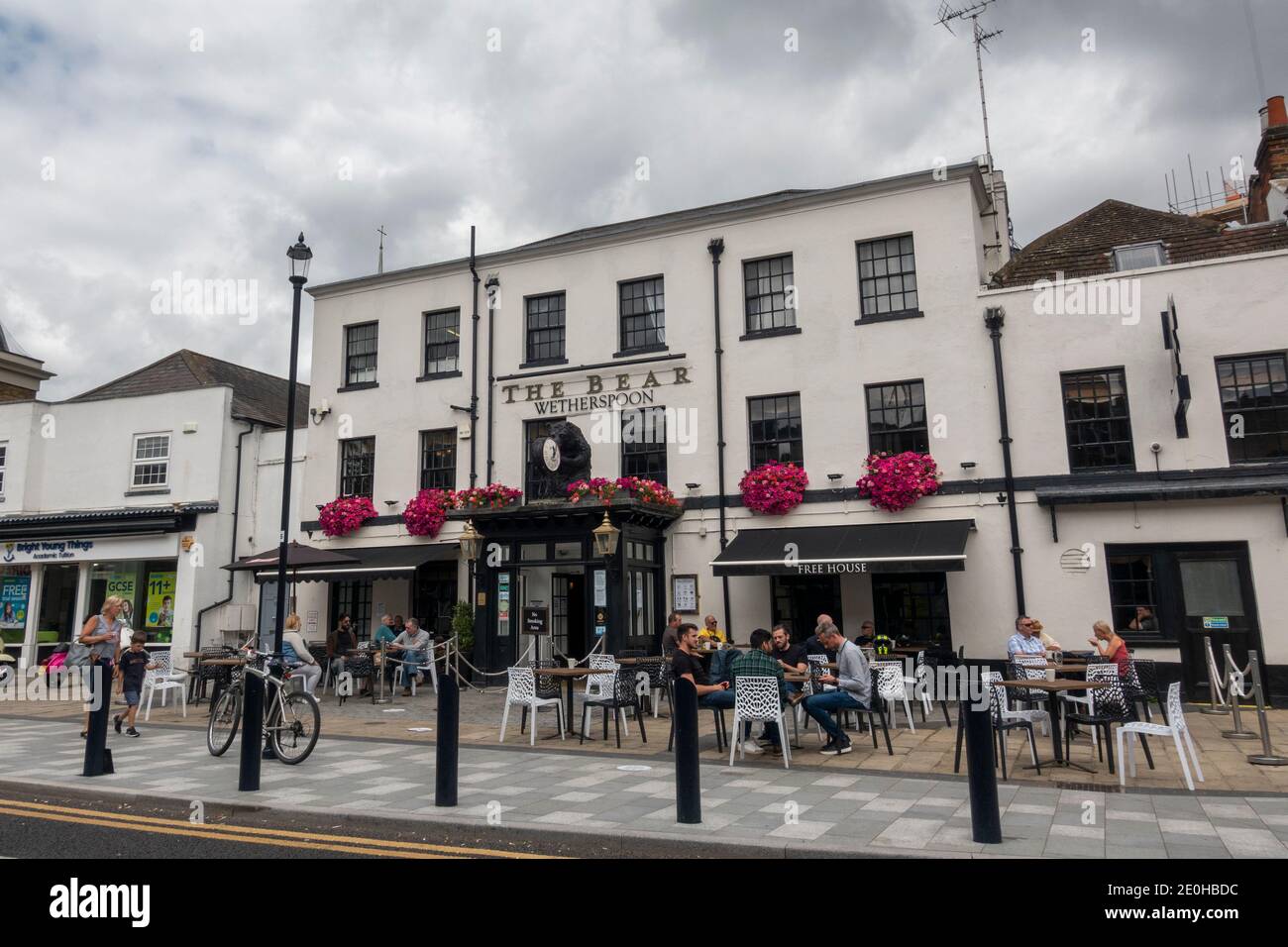 The Bear, a Wetherspoon public house (free house) in Maidenhead, Berkshire, UK. Stock Photo
