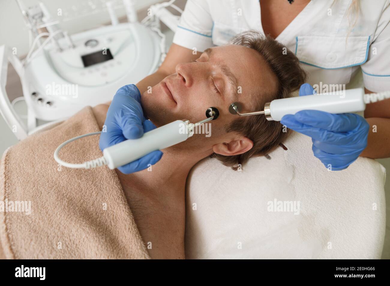 Electrolysis hi-res stock photography and images - Alamy