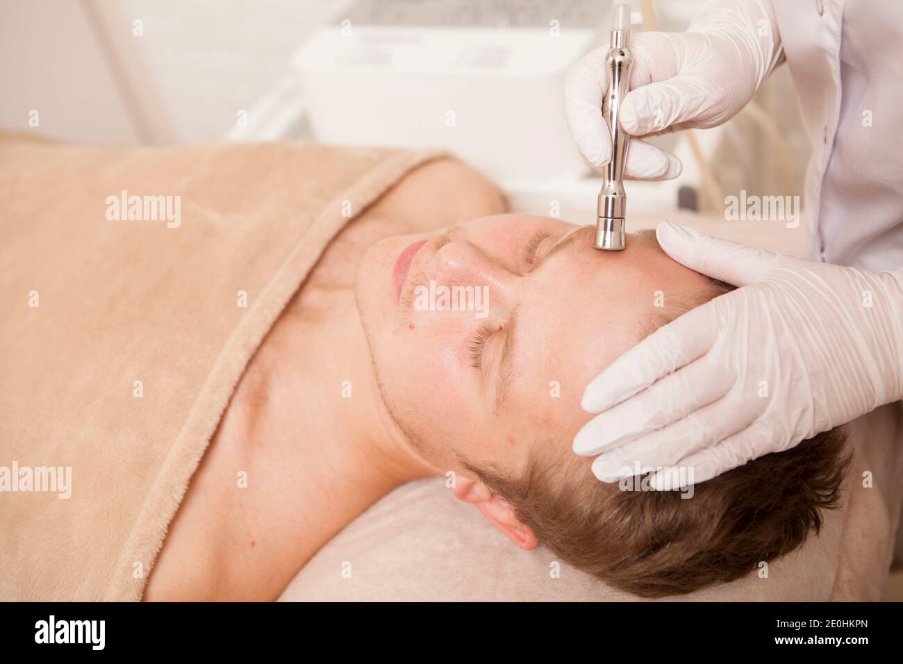 Ultrasonic cavitation device hi-res stock photography and images - Alamy