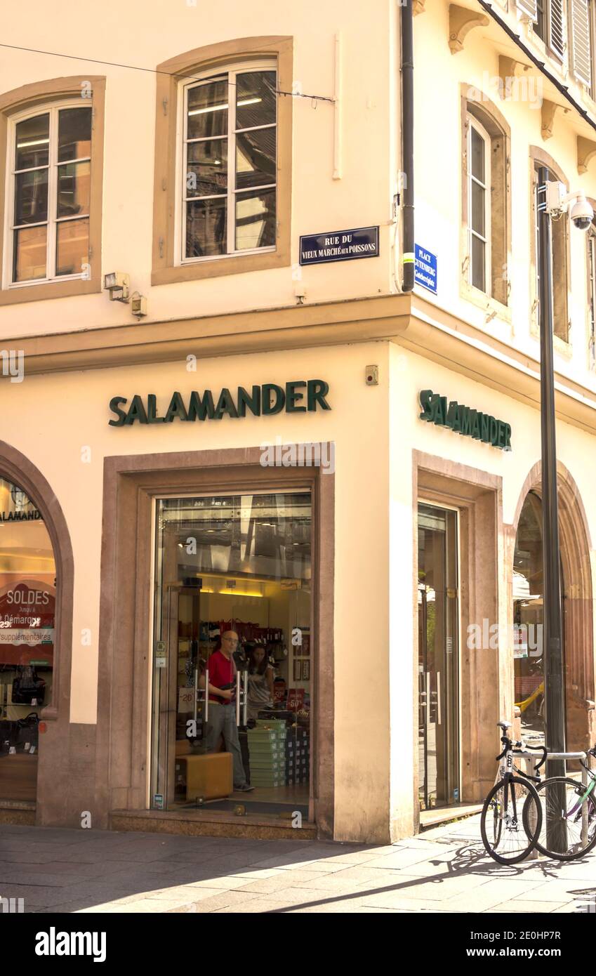 Salamander shoe store. Salamander German shoe company. Salamander is part  of Ara Group, operates 200 stores in Europe Stock Photo - Alamy