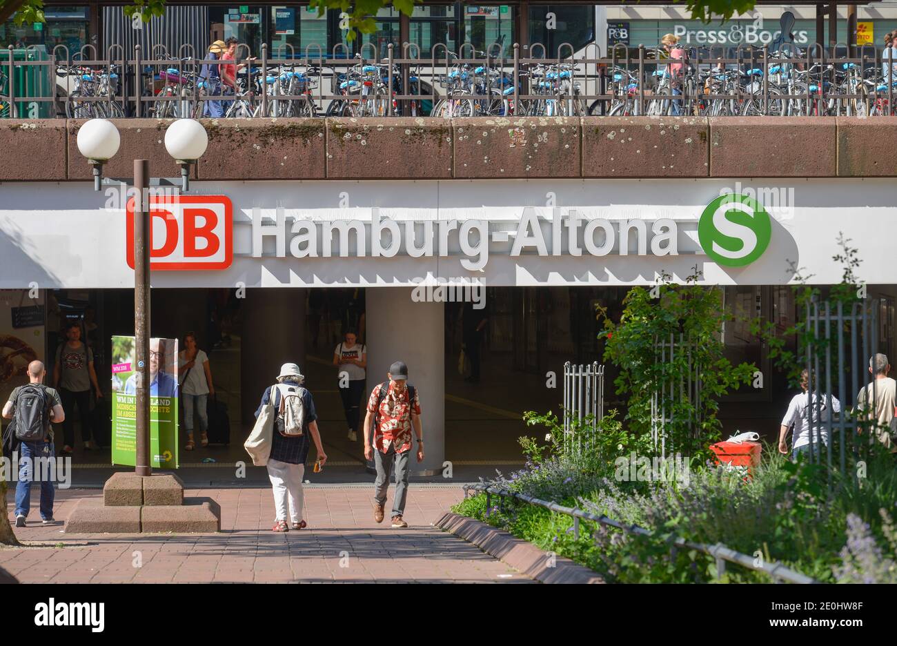 Bahnhof, Altona, Hamburg, Deutschland Stock Photo Alamy