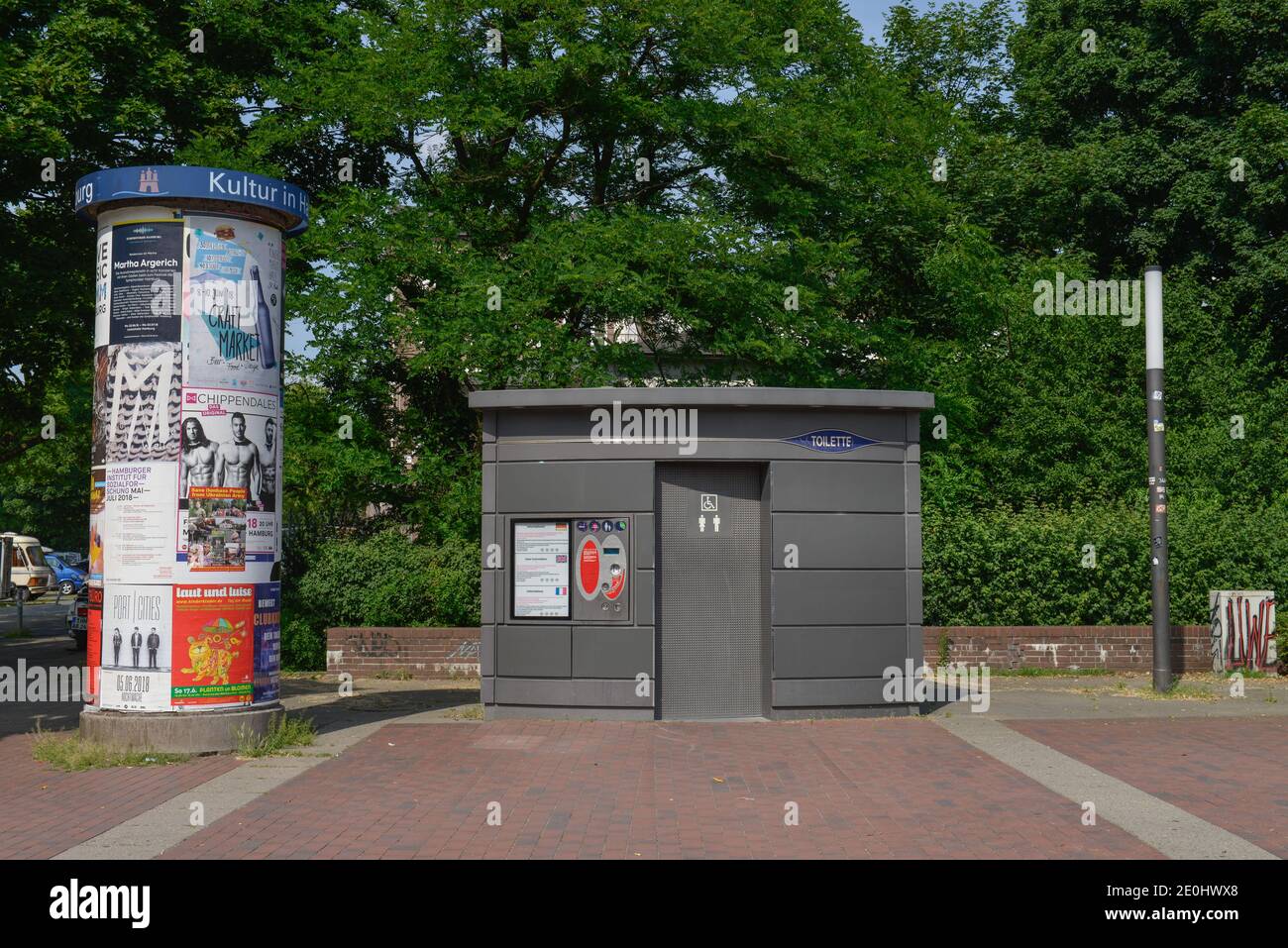 Oeffentliche Toilette, Millerntor, Hamburg, Deutschland Stock Photo - Alamy