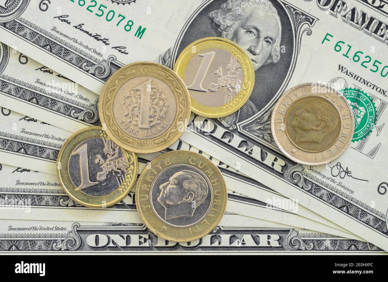 US-Dollar - Tuerkische Lira Muenzen - Euromuenzen Stock Photo - Alamy