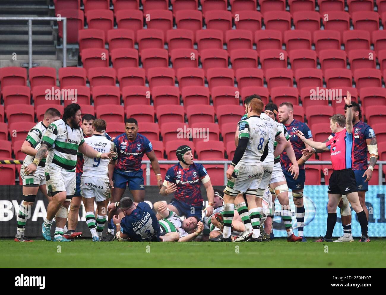 Christophe Ridleyrugby Rugby referee signals penalty hi-res stock photography and images - Alamy