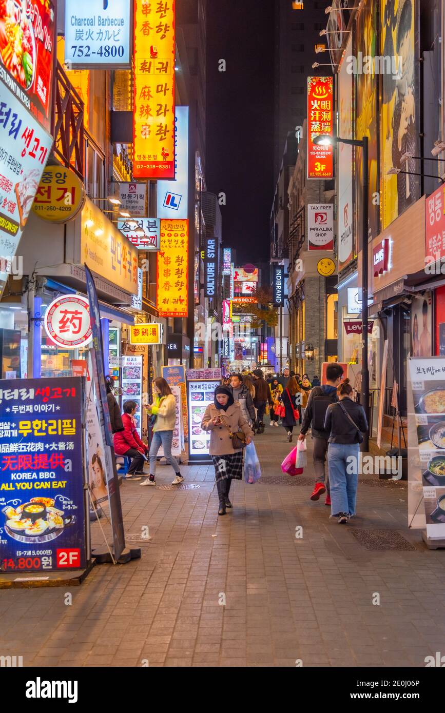 SEOUL, KOREA, NOVEMBER 9, 2019 Nightlife at a street of Seoul