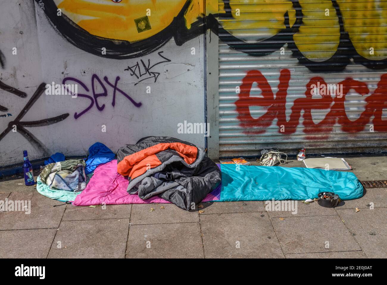 Schlafplatz Obdachloser, Spielbudenplatz, Reeperbahn, St. Pauli, Hamburg, Deutschland Stock Photo
