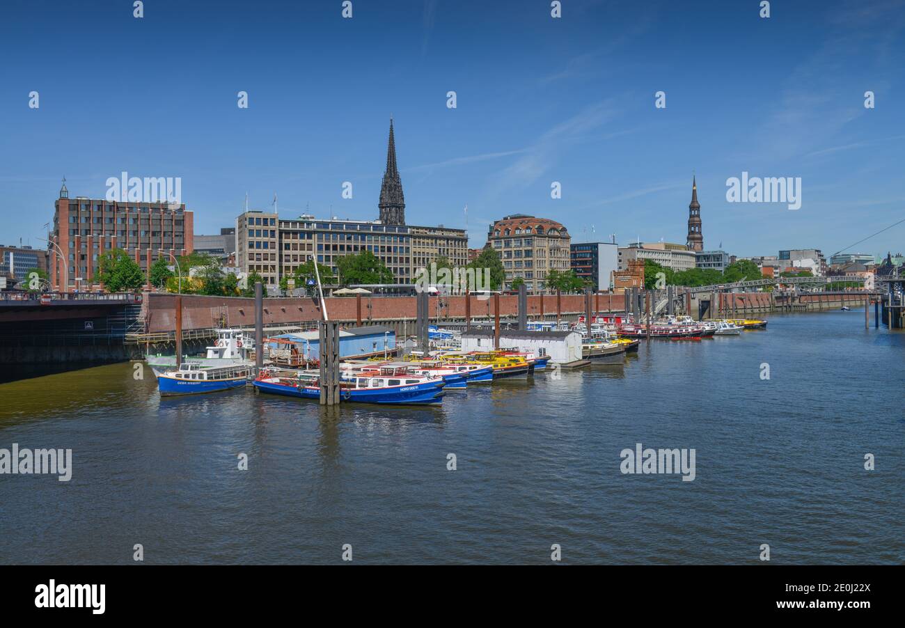 Barkassen, Binnenhafen, Hohe Bruecke, Hamburg, Deutschland Stock Photo