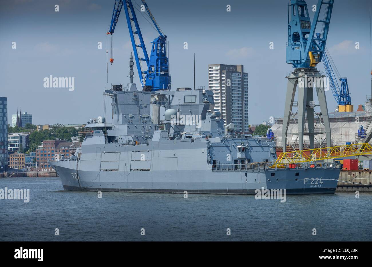 F224 Fregatte Sachsen-Anhalt (F 224), Kuhwerder Hafen, Blohm + Voss ...