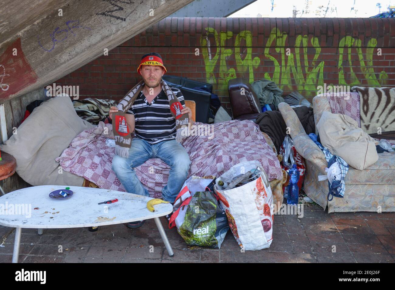 Obdachloser, Hafenstrasse, St. Pauli, Hamburg, Deutschland Stock Photo