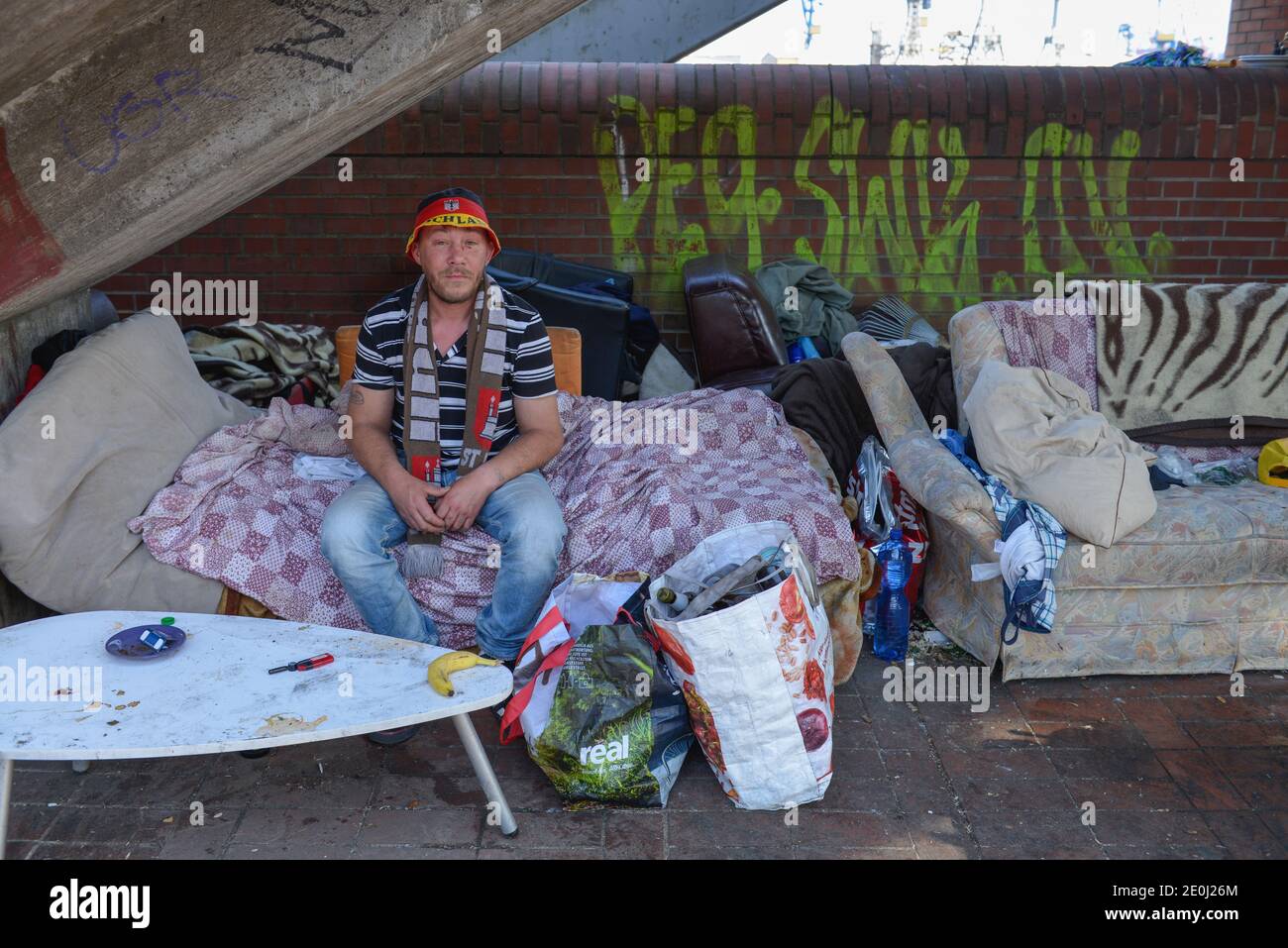 Obdachloser, Hafenstrasse, St. Pauli, Hamburg, Deutschland Stock Photo