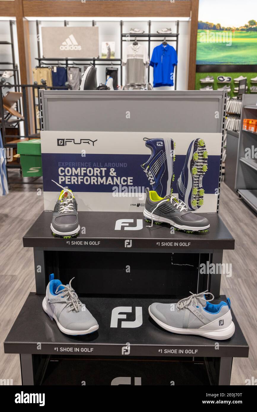 Footjoy golf shoes on sale, Dick's Sporting Goods, Columbia Mall,  Kennewick, Washington Sate, USA Stock Photo - Alamy