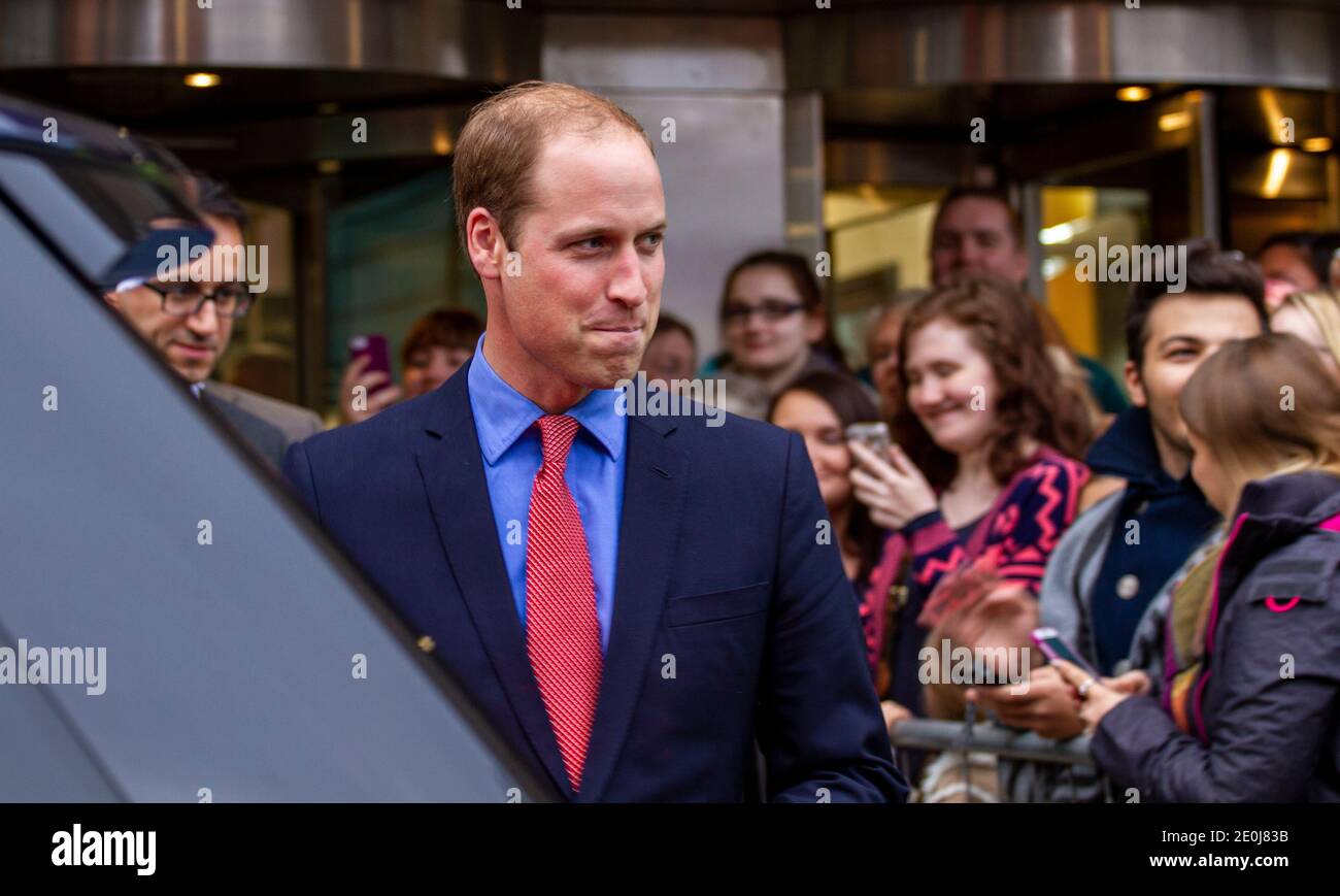 On the 23rd October 2015 the Duke and Duchess of Cambridge made their official Royal visit to Dundee The City of Discovery. The royal couple Prince William and Kate Middleton were met by the University Students outside the main entrance of the Dundee Abertay University in Scotland, UK Stock Photo
