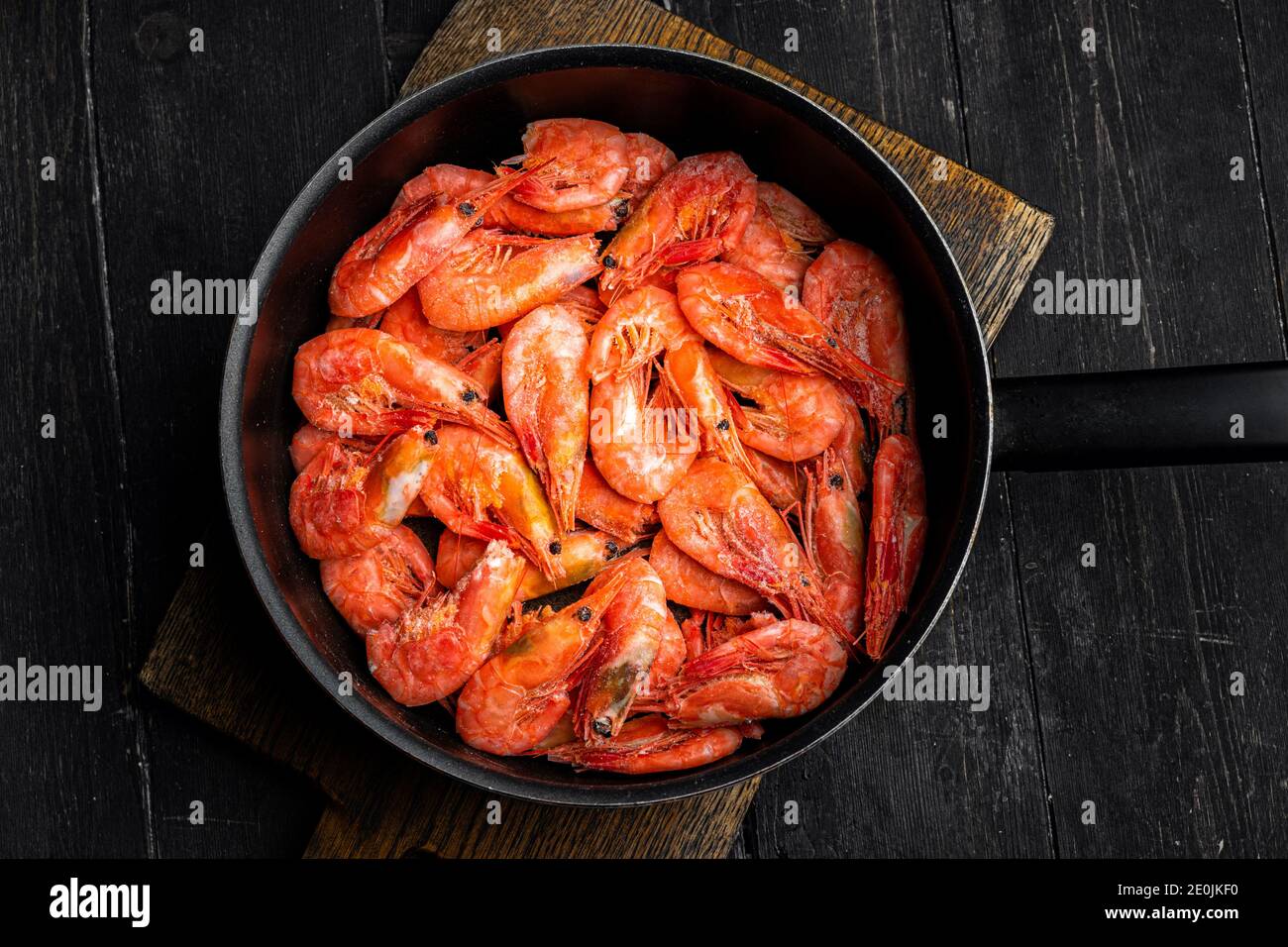 King prawns in shell hi-res stock photography and images - Alamy