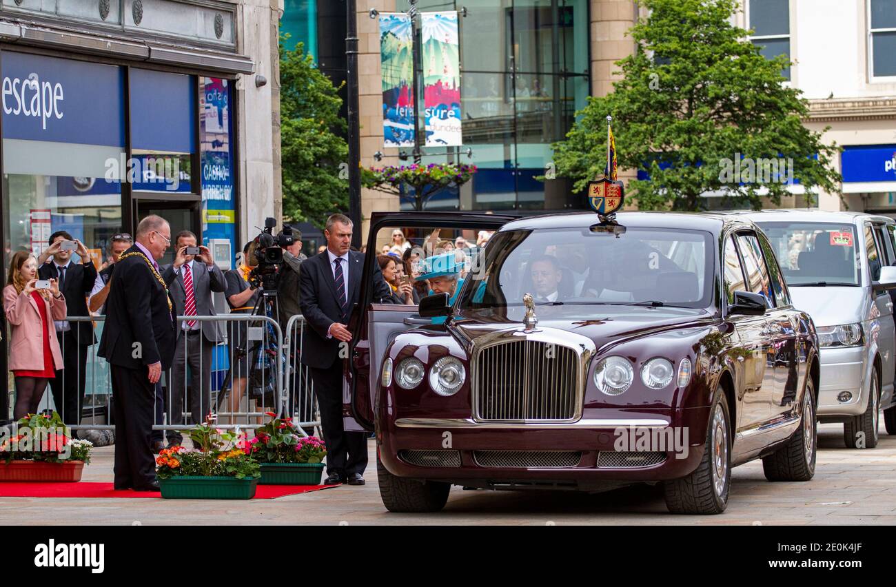 On the 6th July 2016 Her Majesty The Queen and His Royal Highness Prince Philip arrived at the City of Discovery during their Royal visit to Dundee in Scotland. They were both greeted by Lord Provost Bob Duncan and Lady Lord Provost Brenda Duncan at the Chambers of Commerce in the city centre Stock Photo