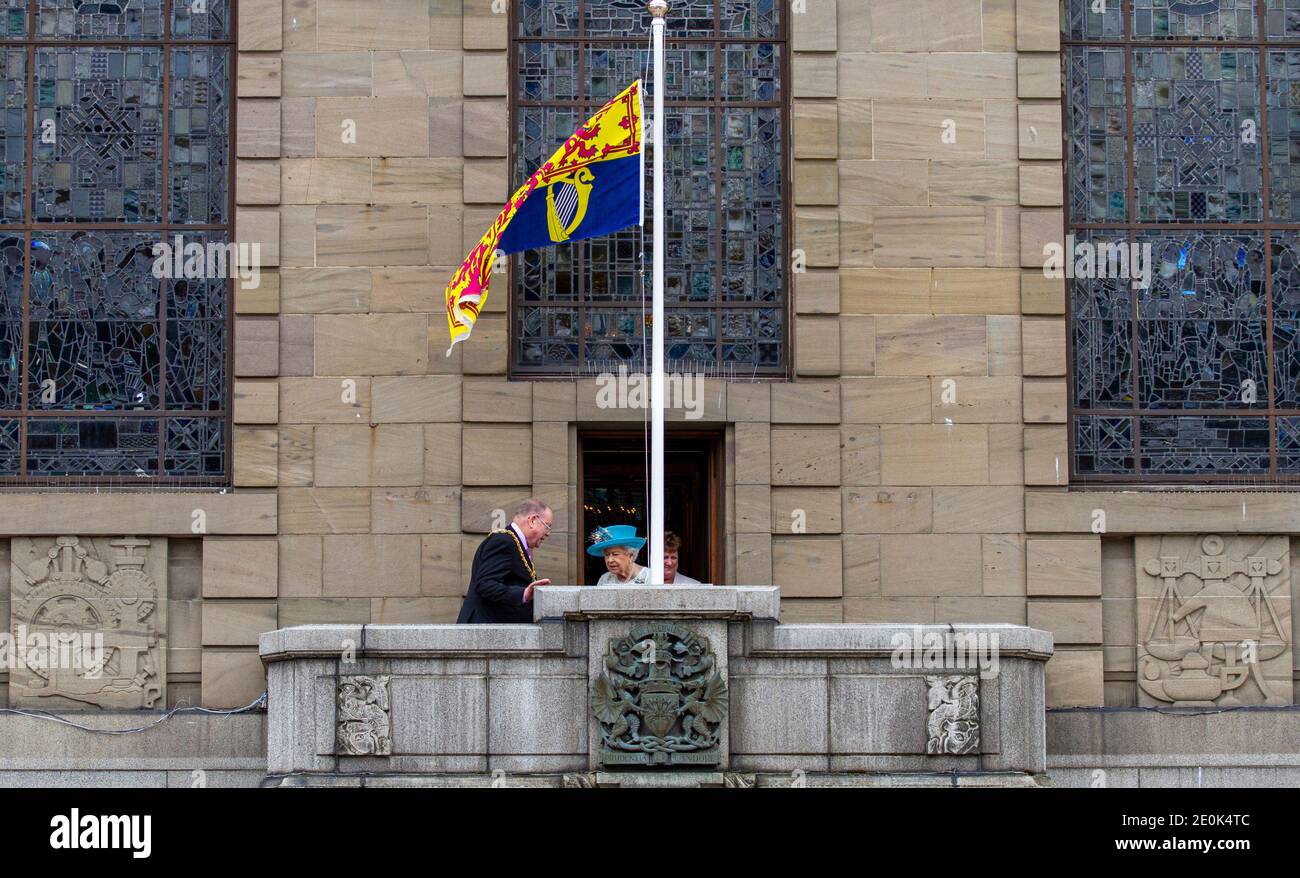 On the 6th July 2016 Her Majesty The Queen and His Royal Highness Prince Philip arrived at the City of Discovery during their Royal visit to Dundee in Scotland. They were both greeted by Lord Provost Bob Duncan and Lady Lord Provost Brenda Duncan at the Chambers of Commerce in the city centre Stock Photo
