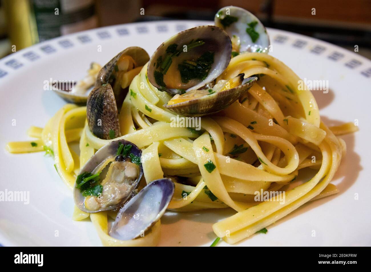 Linguine clam sauce hires stock photography and images Alamy