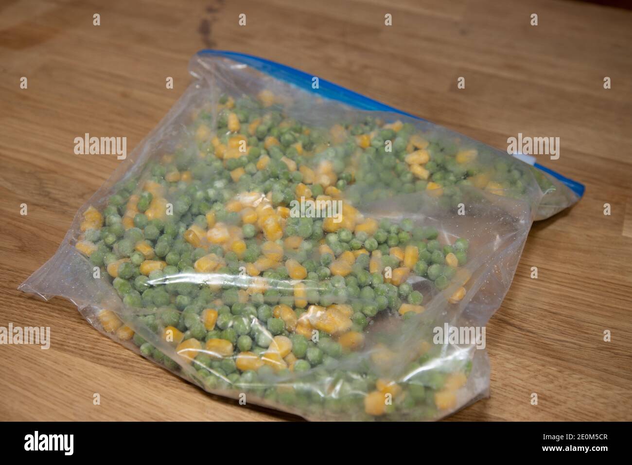 Frozen peas bag hires stock photography and images Alamy