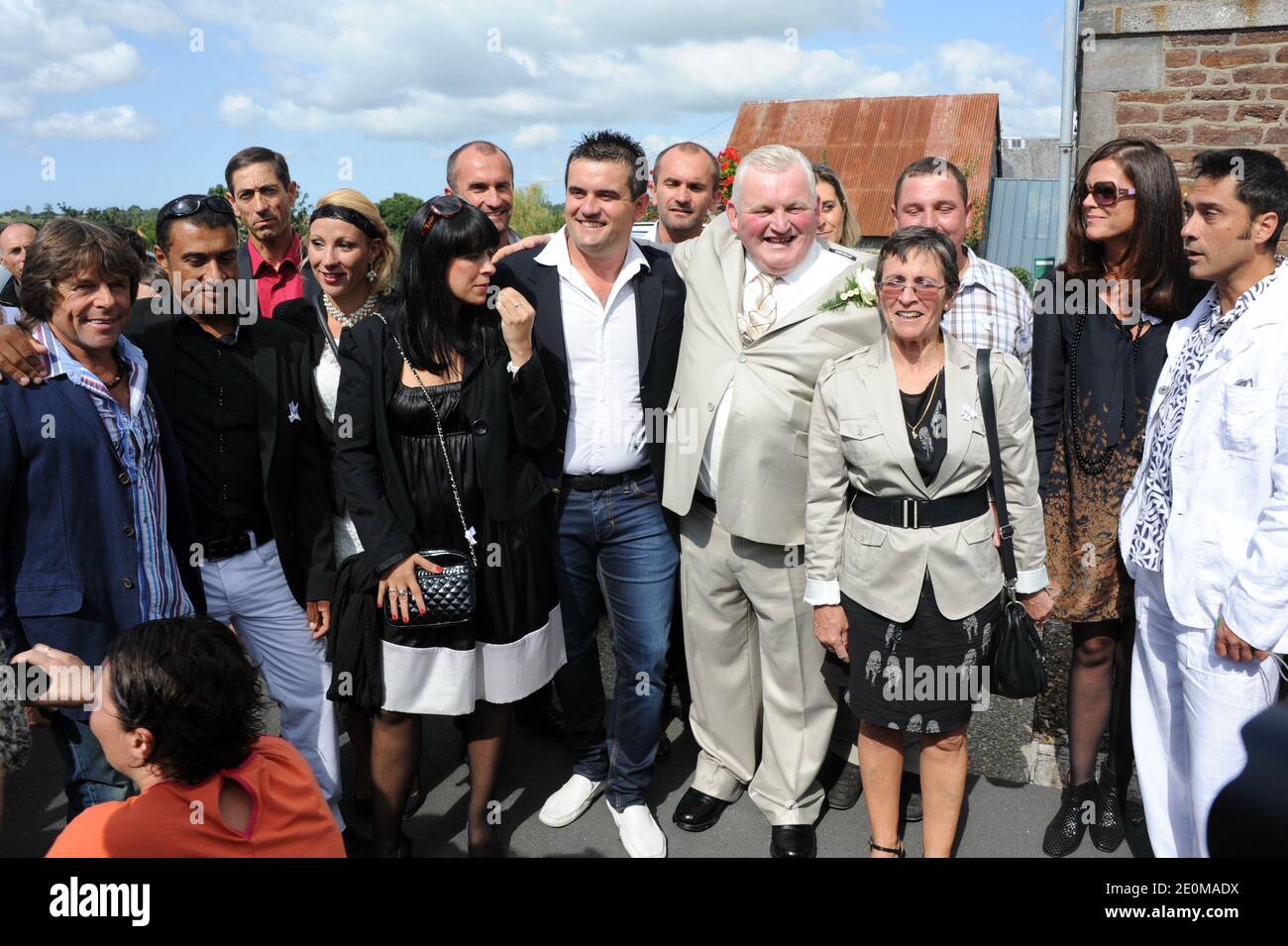 Philippe Bruno Michel Edouard Annie Frederique Remi Pierre Joseph Thierry Olive Solange Hugo Jeanne Sandrine Patrice Attending Thierry Olive And Annie L Amour Est Dans Le Pre 7 Wedding In Ver France On September