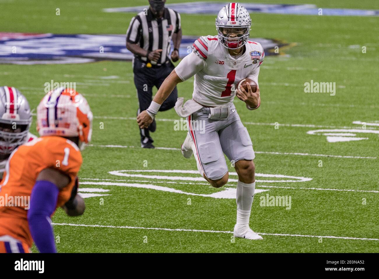 New Orleans, United States. 01st Jan, 2021. Ohio State Buckeyes quarterback Justin  Fields (1) warms up for the Sugar Bowl NCAA semifinal game at the  Mercedes-Benz Superdome in New Orleans, Friday, January