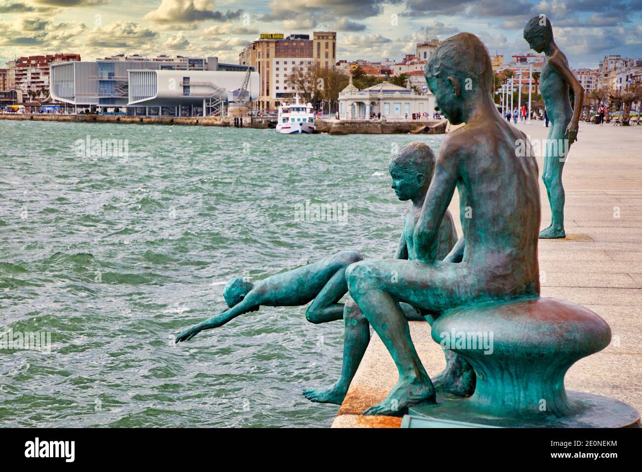 Monumento a Los Raqueros in Santander City Centre - Tours and