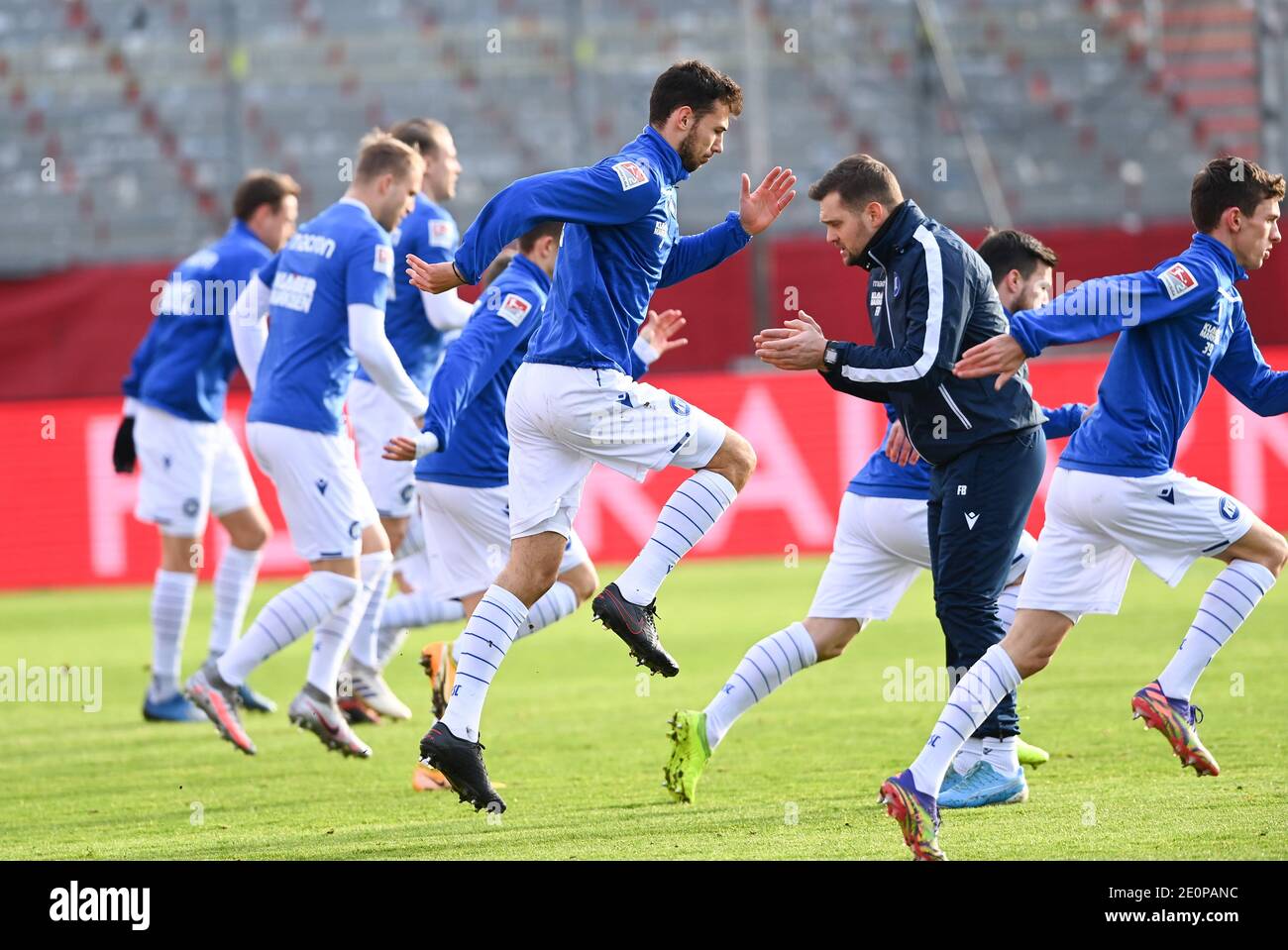 Wuerzburg Deutschland 02nd Jan 2021 Athletics Coach Florian Boeckler Ksc And Lukas Froede Ksc Warming Up Before The Game Ges Football 2 Bundesliga Kickers Wurzburg Karlsruher Sport Club 02 01 2021 Football Soccer 2nd League Kickers Wurzburg