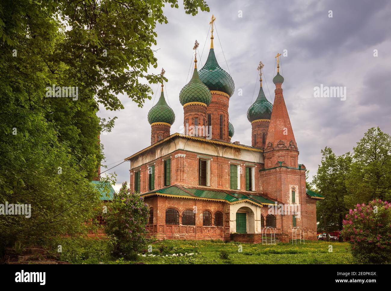 The st nicholas wet church hi-res stock photography and images - Alamy