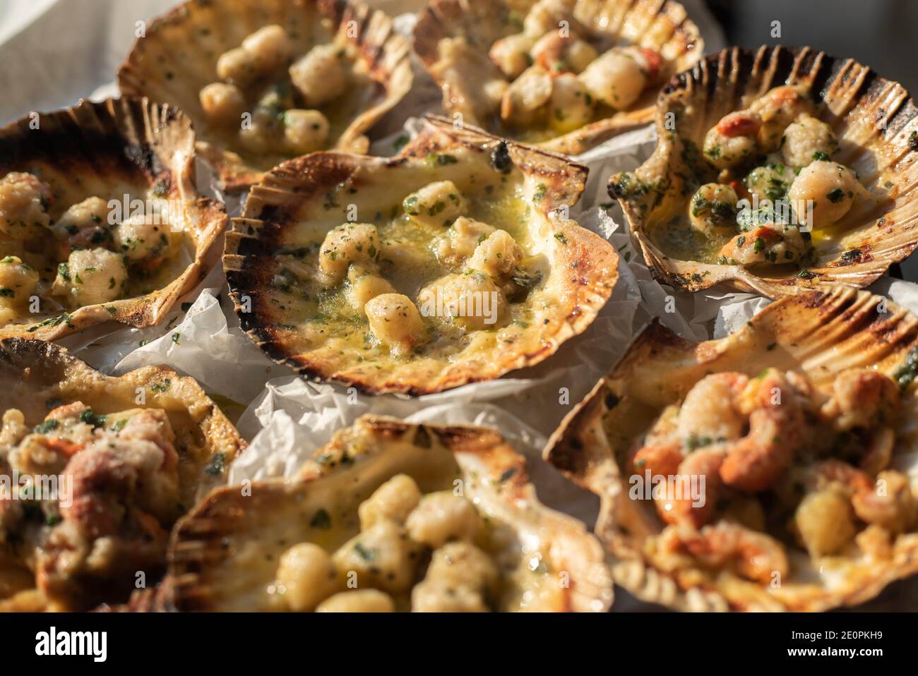 Marco Detail of scallops food cooked and ready for to be eaten Stock ...