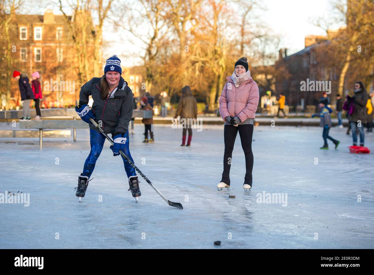 Glasgow, Scotland, UK. 2nd Jan, 2021. Pictured People out enjoying the